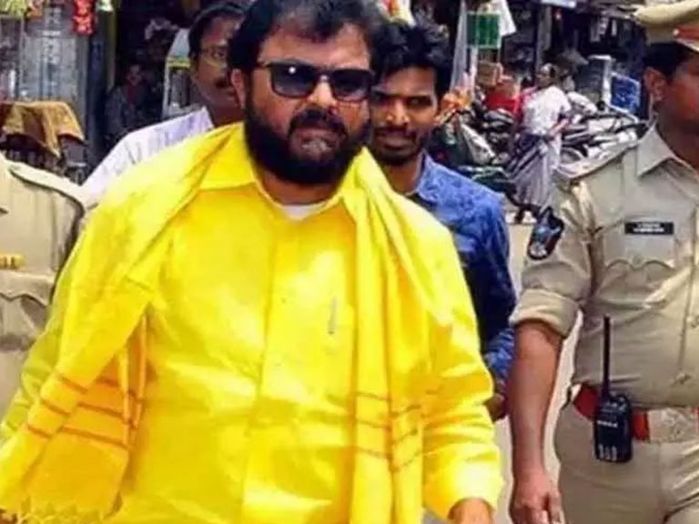 చింతమనేని ప్రభాకర్ ను అదుపులో తీసుకున్న పోలీసులు..