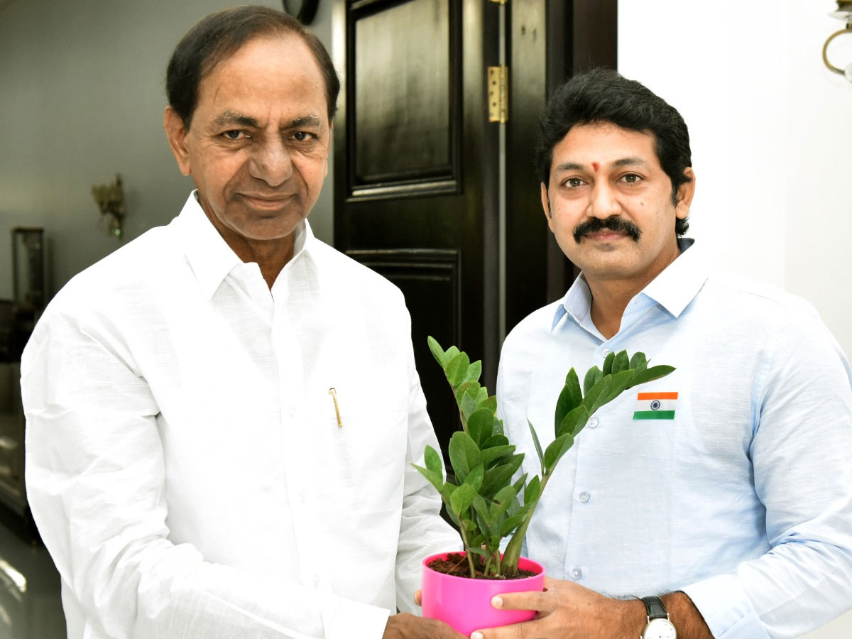 పోచంపల్లి శ్రీనివాస్ రెడ్డికి జన్మదిన శుభాకాంక్షలు తెలిపిన సీఎం కేసీఆర్