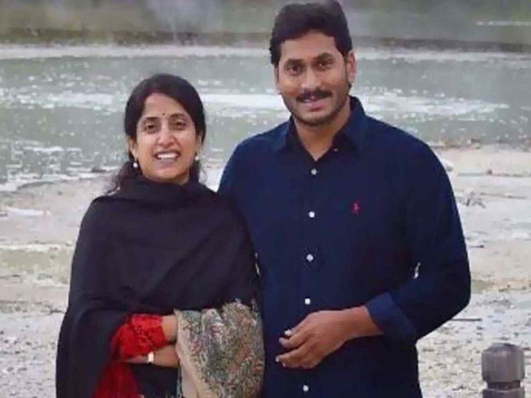 నేడు  కుటుంబంతో సిమ్లాకు సీఎం జగన్‌