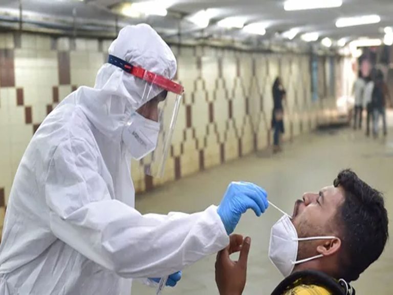 భారత్‌లో ‘ఒమిక్రాన్‌’ టెన్షన్‌..! సౌతాఫ్రికా నుంచి వచ్చిన వ్యక్తికి పాజిటివ్..