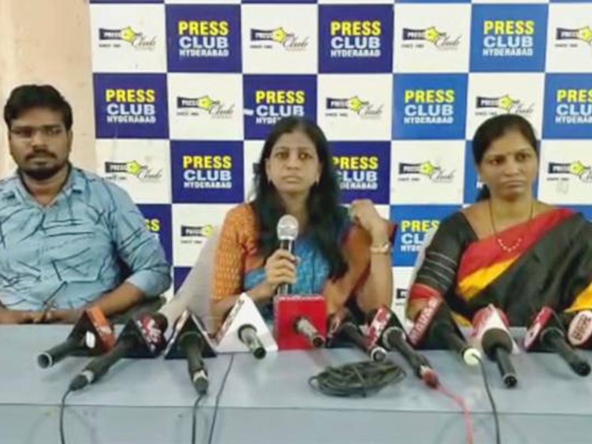 ‘క్రేజీ అంకుల్స్‌’ అడల్ట్ సినిమా.. అడ్డుకుంటాం!