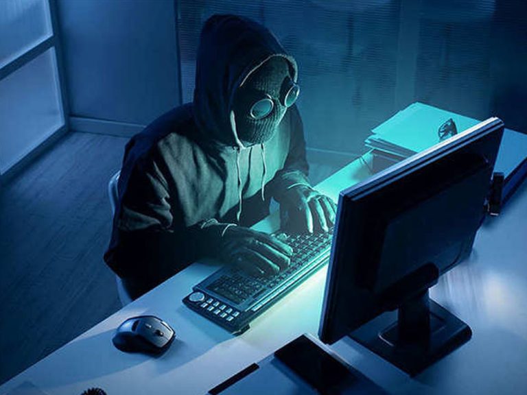 ట్విట్టర్ లో యాడ్.. 14 లక్షల సైబర్ మోసం