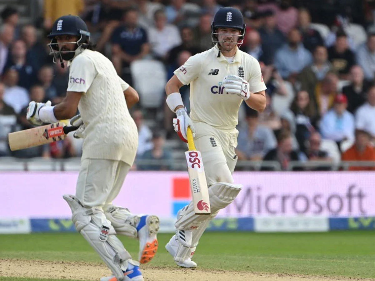 బౌలింగ్‌లోనూ చేతులెత్తేసిన ఇండియా…ఆధిక్యం లో ఇంగ్లండ్