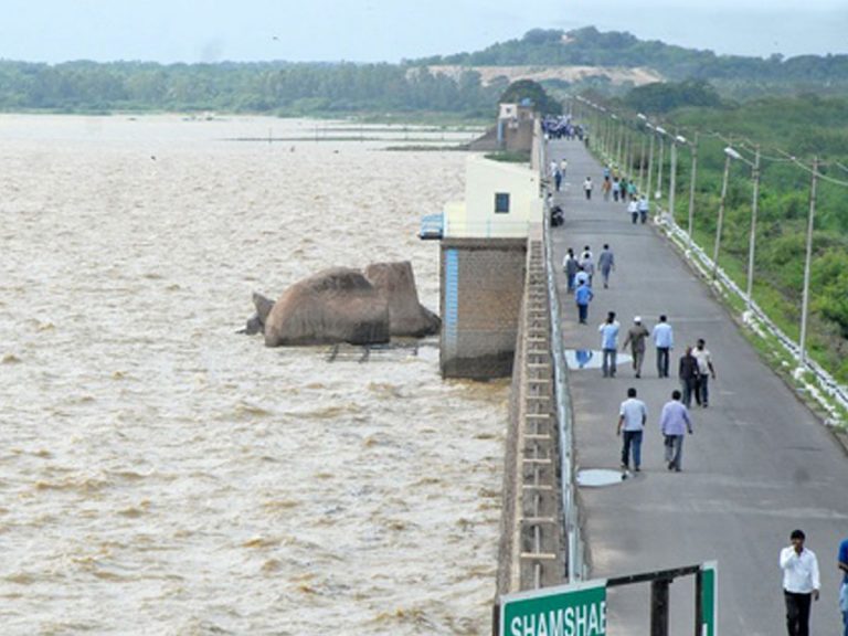 అలెర్ట్‌: హిమాయత్‌సాగర్‌కు భారీ వరద.. ఏ క్షణమైనా గేట్లు ఎత్తివేత..