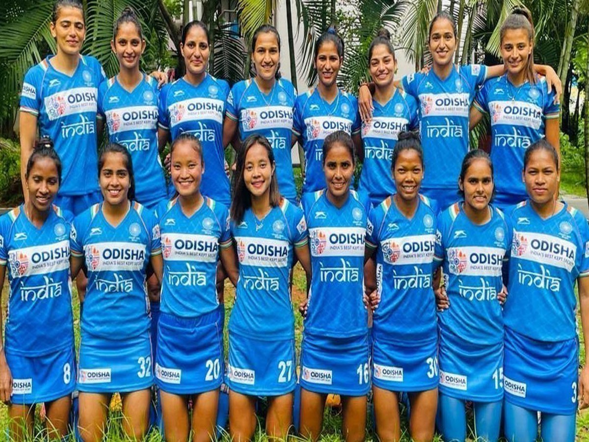 భారత్‌ మహిళల హాకీ జట్టుపై ప్రశంసలు జల్లు…