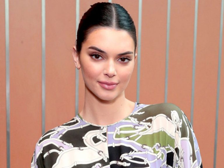 ఇటాలియన్ ఫ్యాషన్ బ్రాండ్ vs అమెరికన్ సూపర్ మోడల్!