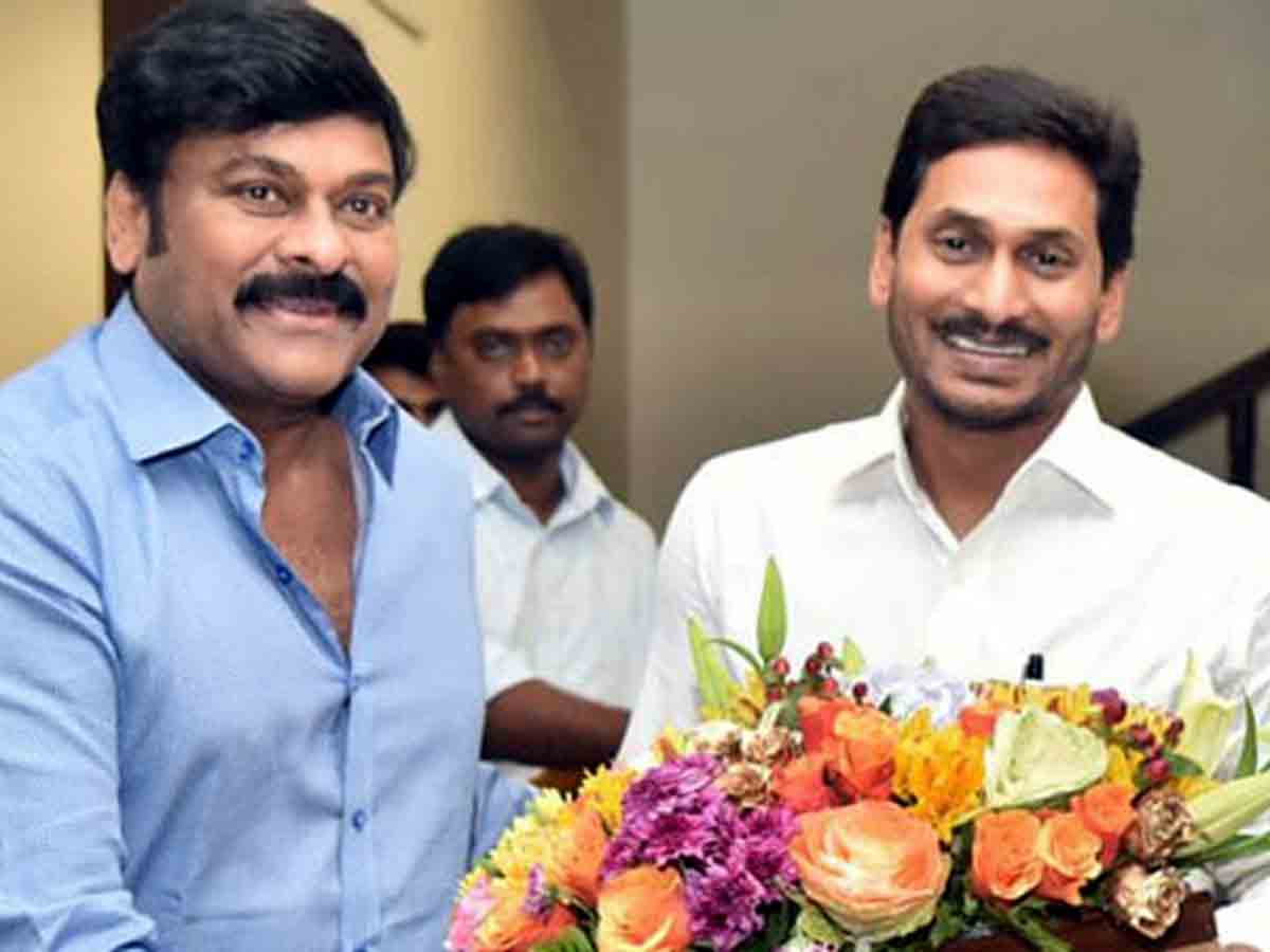 మెగాస్టార్ చిరంజీవికి సీఎం జగన్ ఆహ్వానం