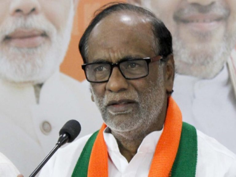 కేంద్రం ఇచ్చిన నిధులను కేసీఆర్ ప్రభుత్వం దారి మల్లిస్తోంది