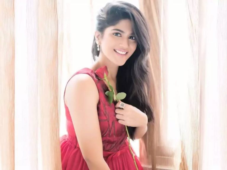 ఈ హీరోయిన్ నూ వదలని వర్మ.. “డియర్ మేఘ” అంటూ రచ్చ!