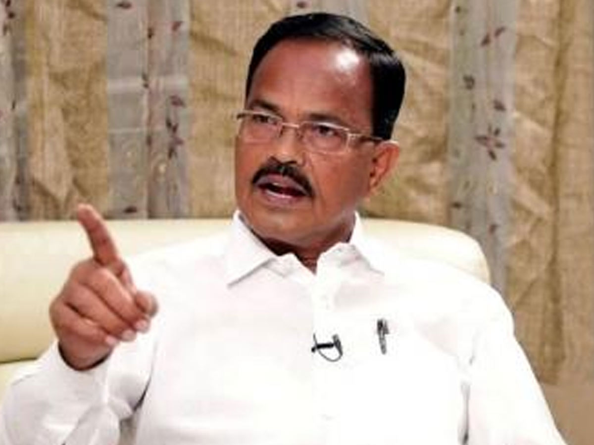బీజేపీ వాళ్ళు అయితే బట్టలు చింపుకొని మాట్లాడుతున్నారు : మోత్కుపల్లి నర్సింహులు