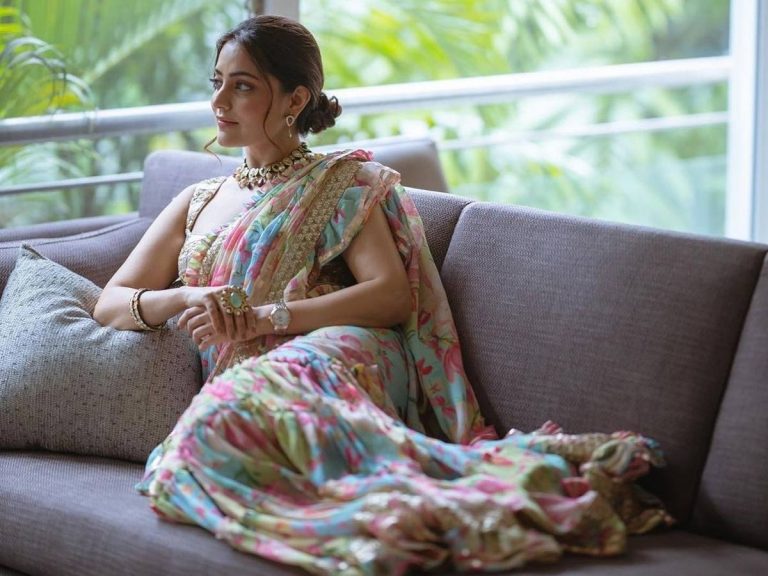 గ్యాప్ వచ్చిన.. నిషా కళ్లతో మైమరిపిస్తున్న అగర్వాల్