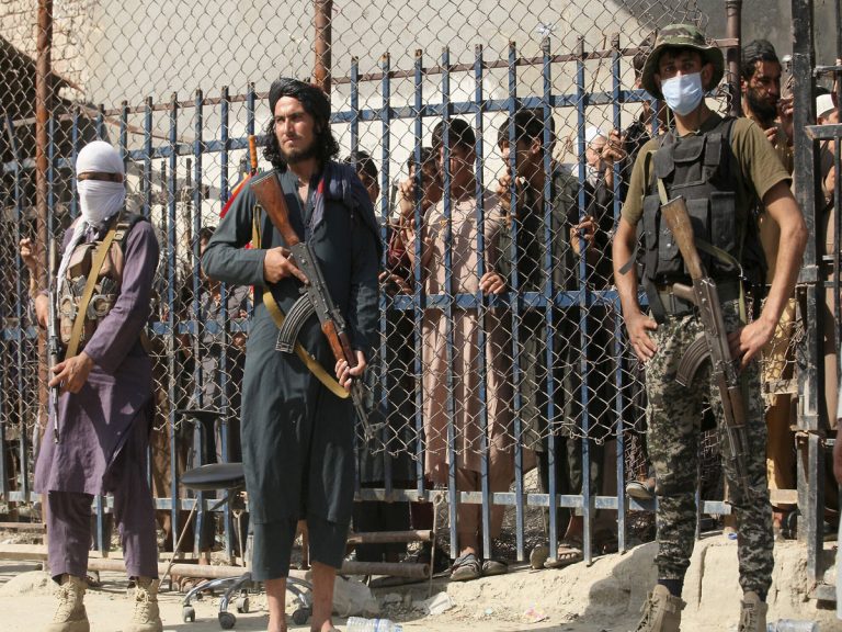 తాలిబన్లకు అనుకూలంగా పాకిస్థాన్‌ కీలక నిర్ణయం !