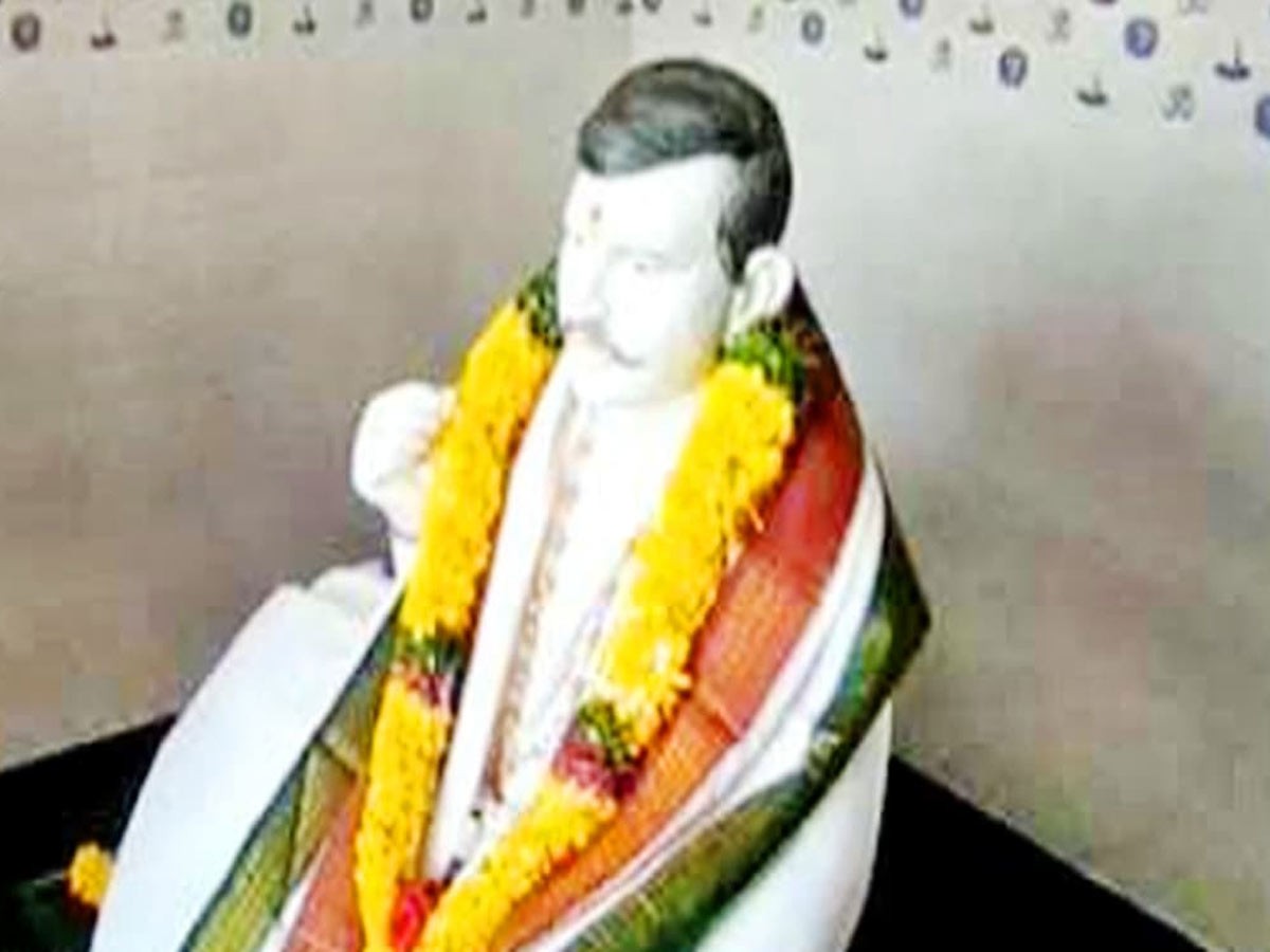 ప్రకాశం జిల్లాలో భర్తకు గుడి కట్టిన భార్య