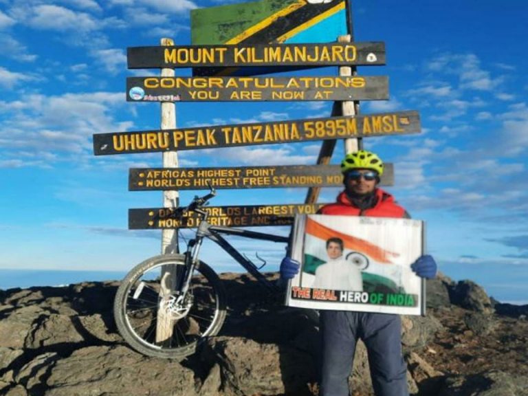 కిలిమంజారో కొండంత అభిమానం చాటుకున్న సోనూ సూద్ అభిమాని
