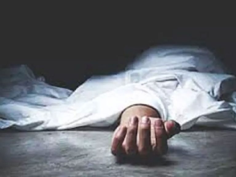 Crime News: లోన్ యాప్ వేధింపులు.. రైలు కిందపడి యువకుడి ఆత్మహత్య