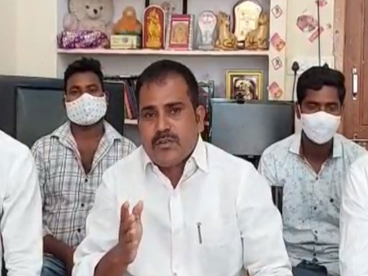 ఈటల పై హత్య యత్నం కేసు నమోదు చేయాలి…