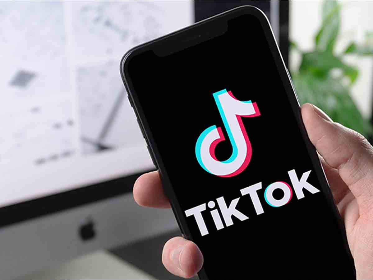 టిక్‌టాక్‌ సరికొత్త రికార్డు.. వెనకబడ్డ ఫేస్‌బుక్‌