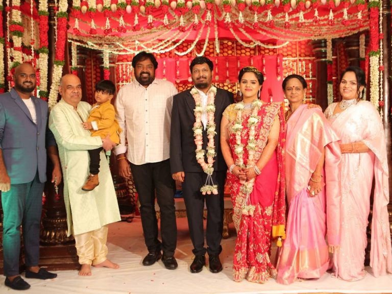 తోట ప్రసాద్ కుమార్తెకు సినీ ప్రముఖుల ఆశీస్సులు