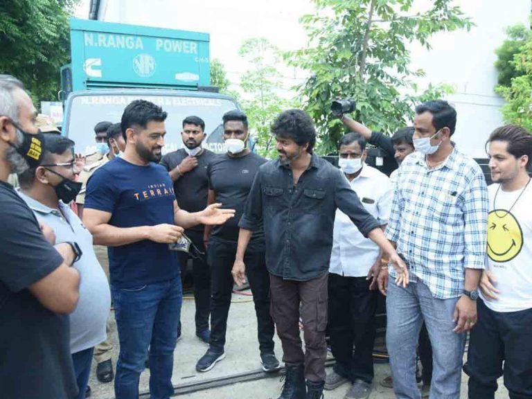 ధోనితో దళపతి.. పిక్స్ వైరల్