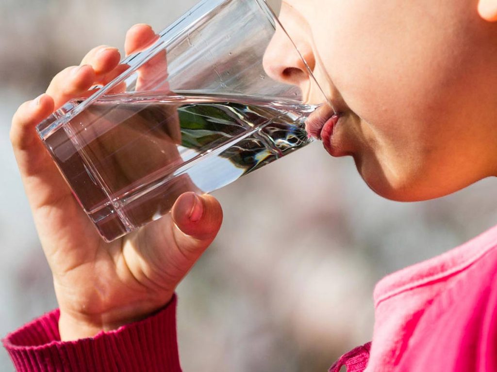 Can You Drink Water When You Eat?