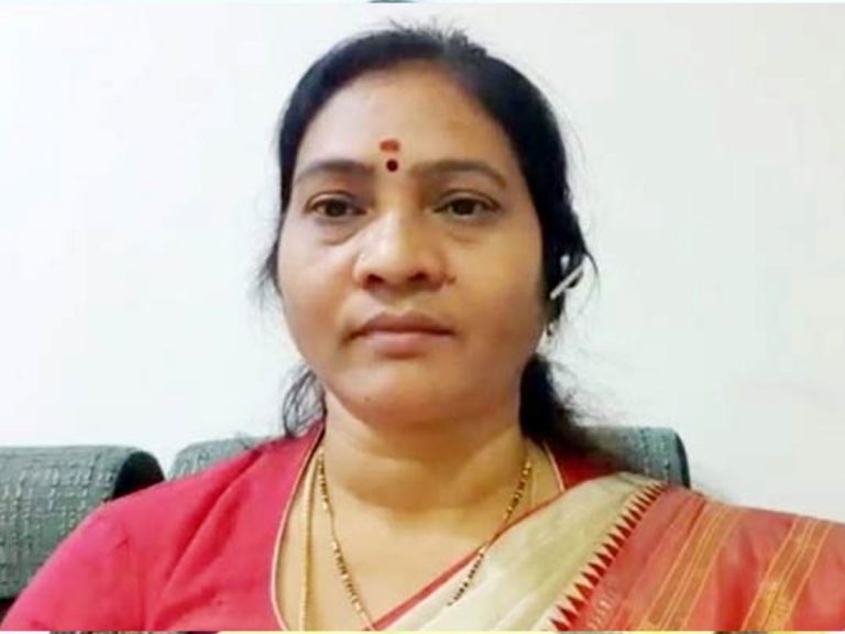 వైఎస్  షర్మిల కు దిమ్మతిరిగే షాక్.. పార్టీకి కీలక నేత రాజీనామా