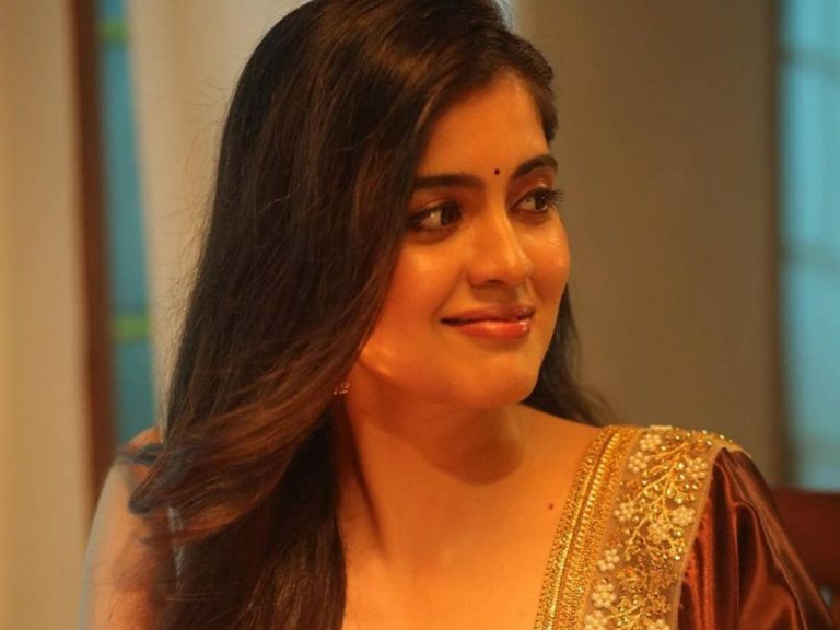 మిల మిల మెరిసిపోతున్న అమృత అయ్యర్