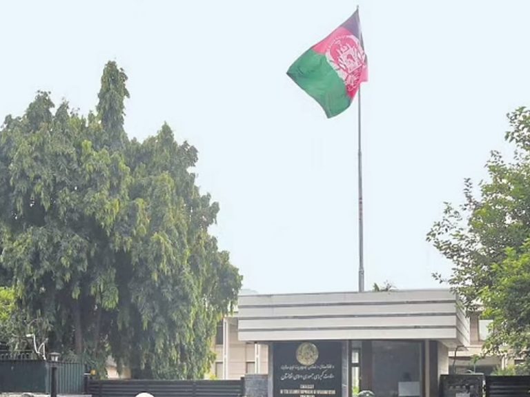 ఆంధ్ర యూనివర్సిటీ వద్ద ఆఫ్ఘన్ విద్యార్థుల శాంతియుత నిరసన