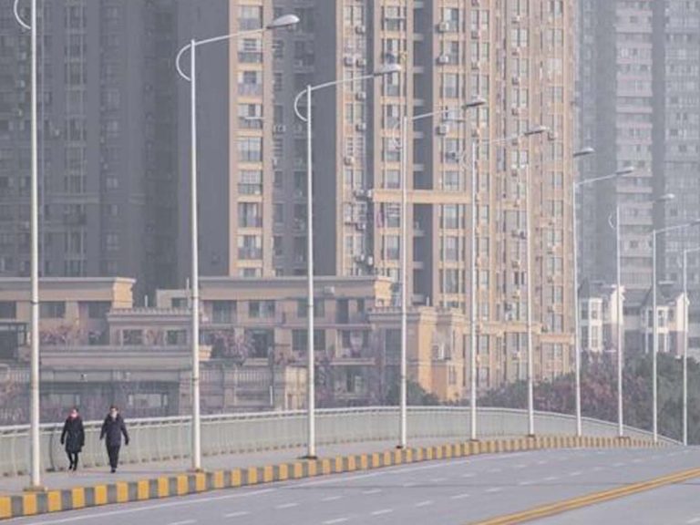 చైనాలో మ‌ళ్లీ లాక్‌డౌన్‌:  ఆ రాష్ట్రాల ప్ర‌జ‌ల‌ను అప్ర‌మ‌త్తం చేసిన ప్ర‌భుత్వం…