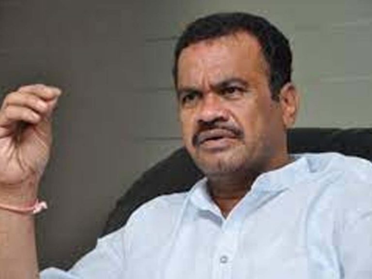 వైఎస్ఆర్ ఆత్మీయ‌ సమ్మేళనానికి ఎందుకు వెళ్లకూడదు… పీసీసీ నిద్ర‌పోతుందా?