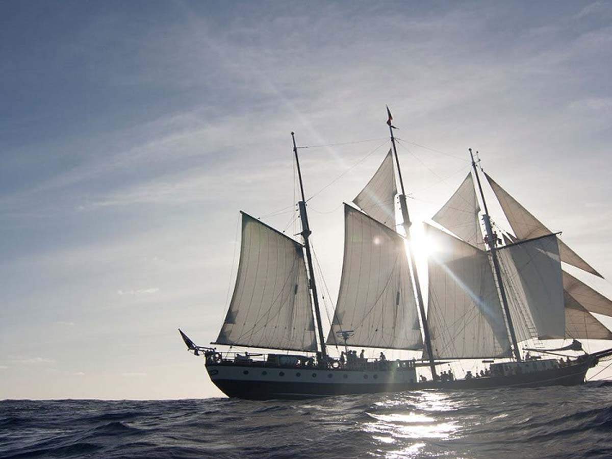 క‌రోనా ఎఫెక్ట్‌:  నెల‌రోజుల‌పాటు ప‌డ‌వ‌లోనే ఒంట‌రిగా ప్ర‌యాణం…