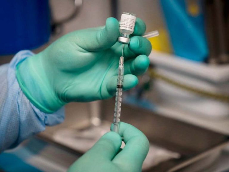 గుడ్‌న్యూస్‌:  రెండు డోసులు వ్యాక్సిన్ తీసుకుంటే…