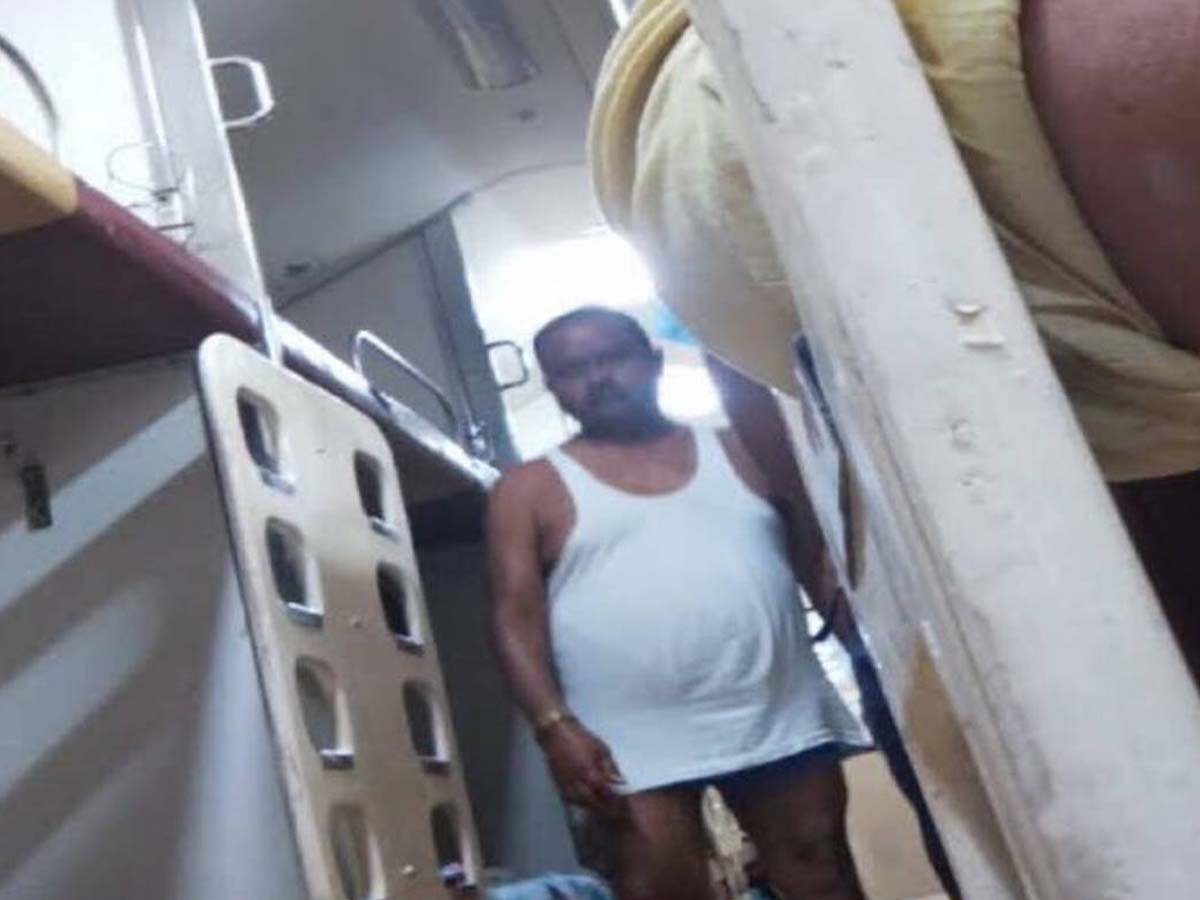 ట్రైన్‌లో అండ‌ర్‌వేర్‌తో అధికారపార్టీ ఎమ్మెల్యే… అవాక్కైన ప్ర‌యాణికులు…