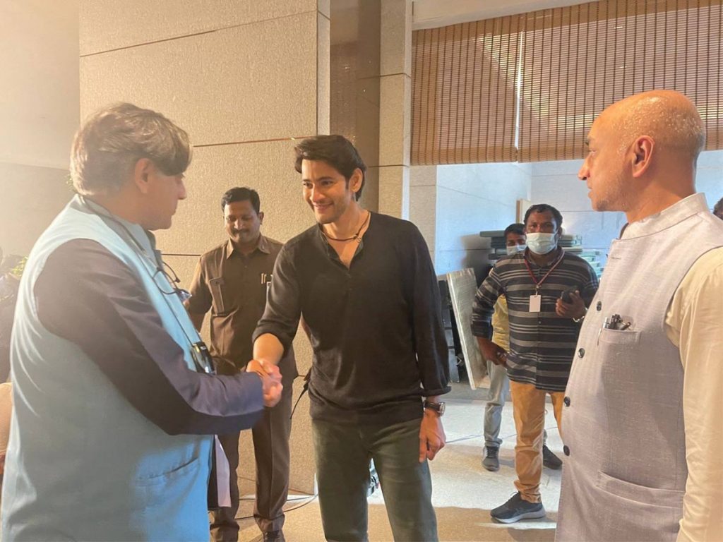 MP Shashi Tharoor Met Mahesh Babu along with MP Galla Jayadev