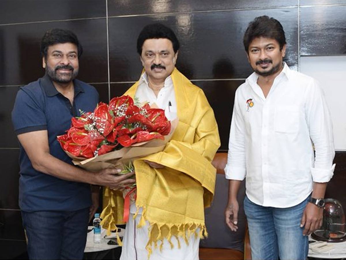 సీఎం స్టాలిన్ తో మెగా స్టాలిన్: పవన్ ప్రశంసలు.. చిరు పుష్పగుచ్ఛం