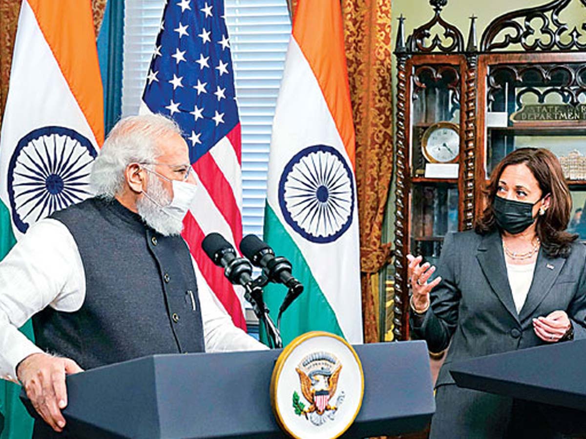 క‌మ‌లాహారీస్‌ను భార‌త్‌కు ఆహ్వానించిన ప్ర‌ధాని…