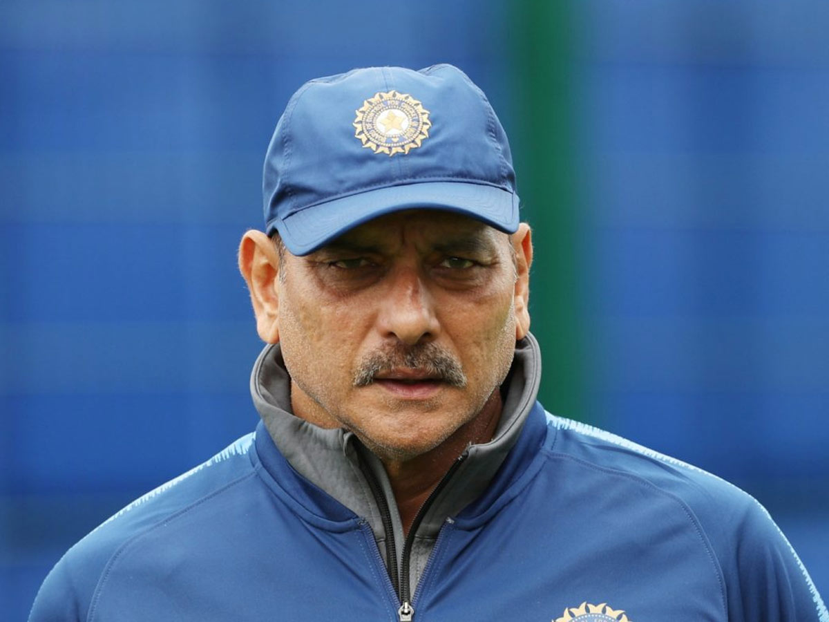 ఇంగ్లాండ్ లోనే భారత కోచ్… ఎప్పటివరకంటే..?