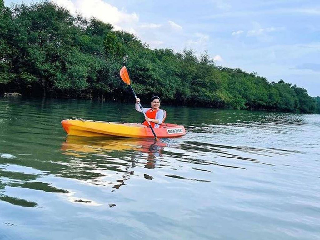 Samantha Akkineni goes kayaking with her BFF