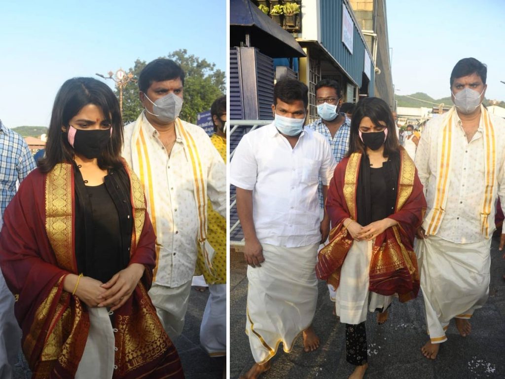 Samantha Performs Pooja at Sri Kalahasti