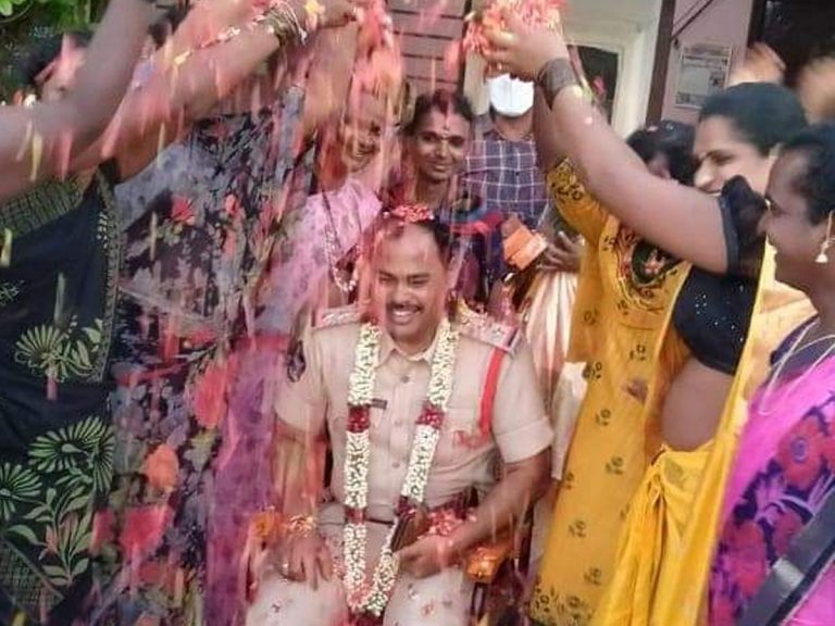 దొంగతనం కేసులో మొత్తం సొత్తు రికవరీ చేసిన సి.ఐ కు సన్మానం