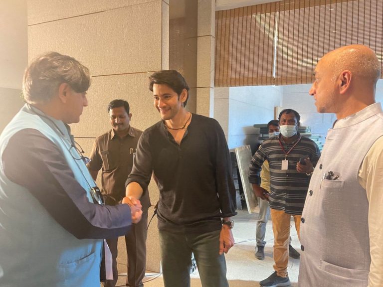 సూపర్ స్టార్ ను కలిసిన శశి థరూర్…