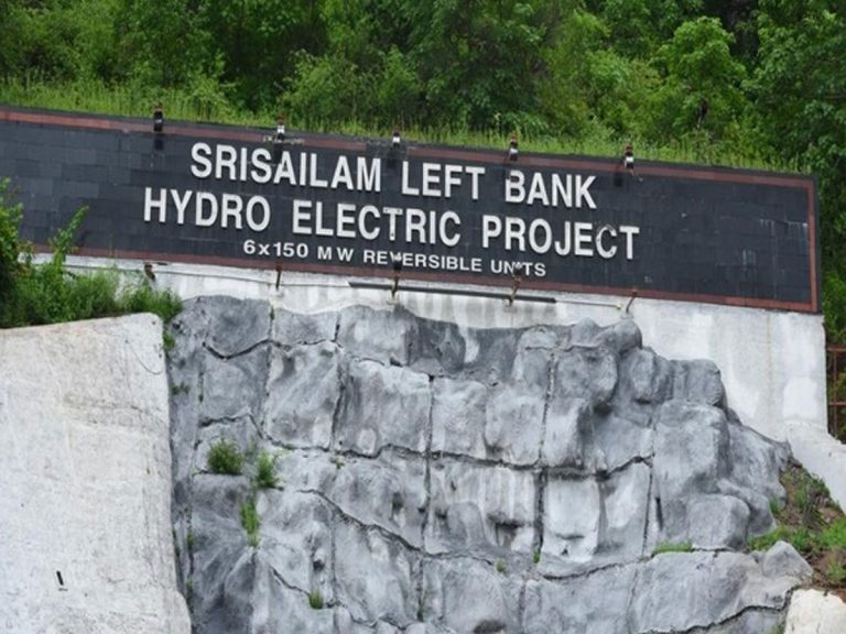 శ్రీశైలం : ఎడమ జలవిద్యుత్ కేంద్రంలో నిలిచిన విద్యుత్ ఉత్పత్తి