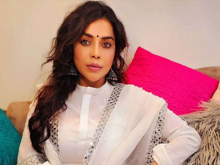 గన్ గురి పెట్టి భారీ దొంగతనం… షాక్ లో హీరోయిన్