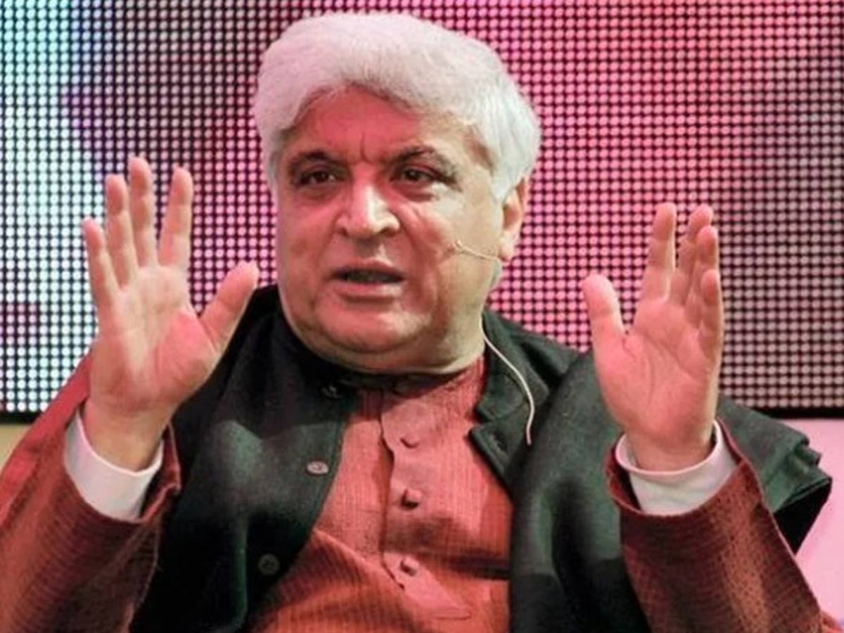 రచయిత జావేద్ అక్తర్ కు షోకాజ్ నోటీస్!