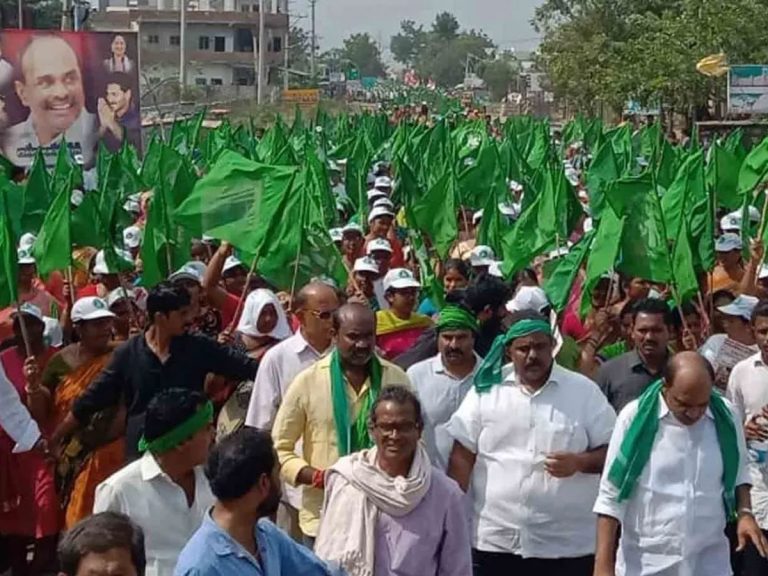 రాజకీయ చట్రంలో అమరావతి.. పాపం అన్నదాతలు..!