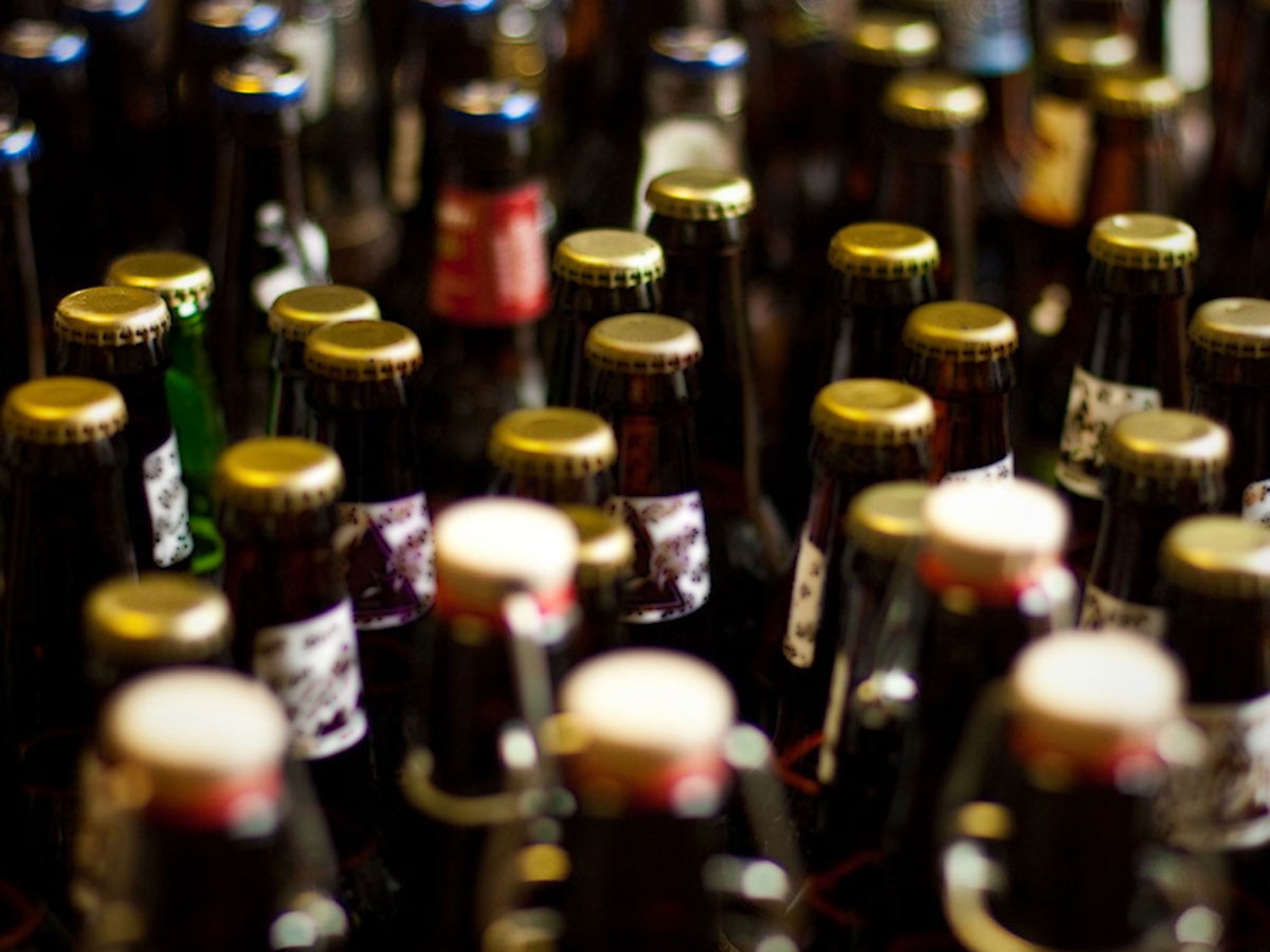 బీరు బాటిల్స్ తీసుకెళ్తున్న లారీ దొంగతనం…