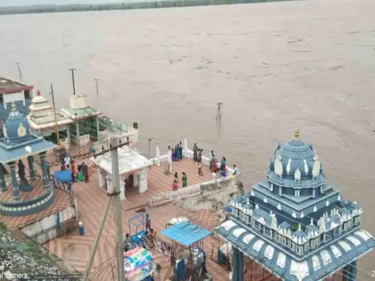 భద్రాచలం ‌వద్ద‌ మొదటి ‌ప్రమాద‌ హెచ్చరిక జారీ