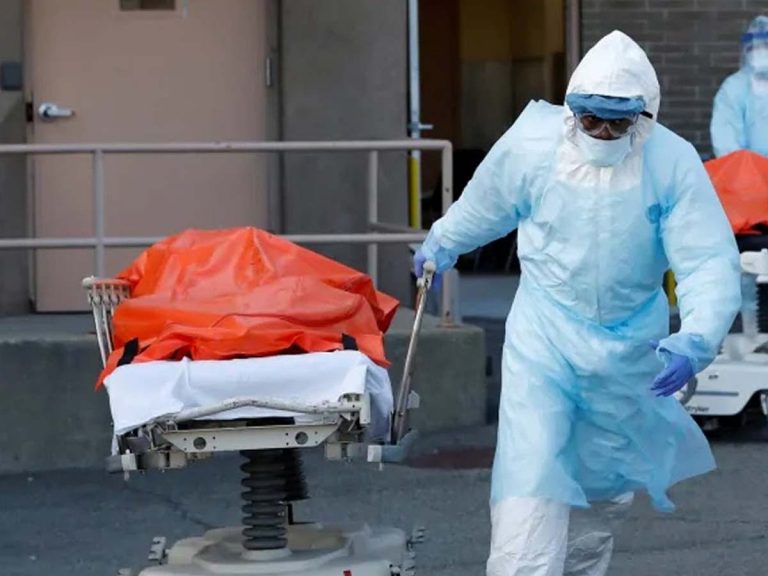 అమెరికాను వ‌ణికిస్తున్న క‌రోనా… ప్ర‌తిరోజూ 2 వేల‌కు పైగా మ‌ర‌ణాలు…