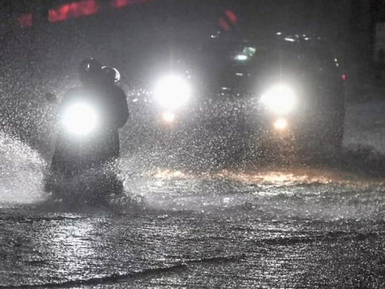 చిమ్మ చీకటిగా హైదరాబాద్