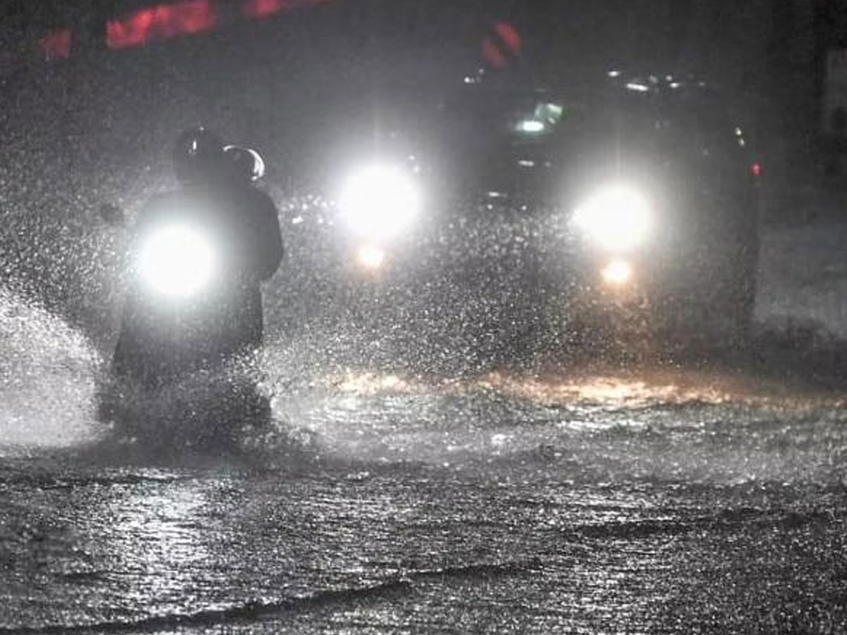 చిమ్మ చీకటిగా హైదరాబాద్