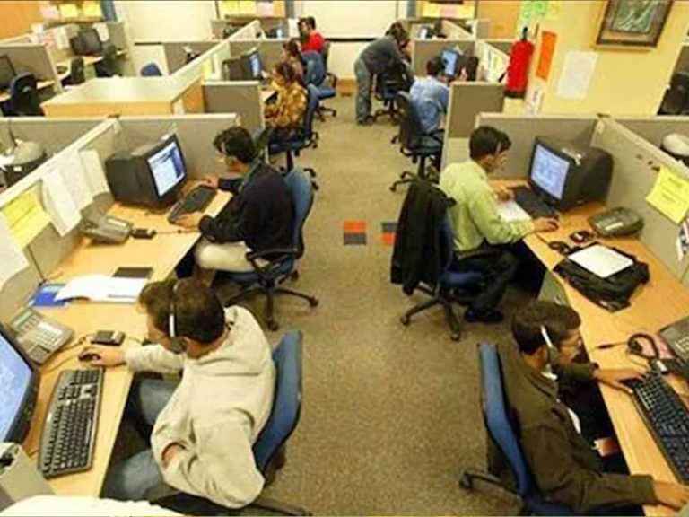 ఐటీ ఉద్యోగులకు షాక్‌ ఇచ్చిన కంపెనీలు !